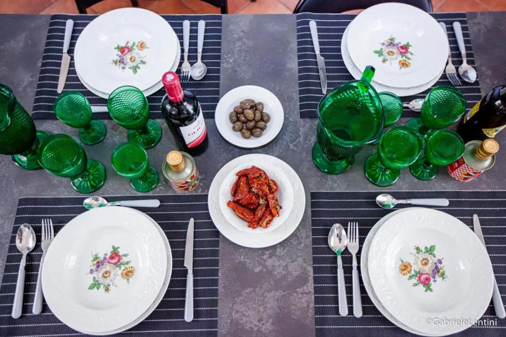 Travellers Photo Home