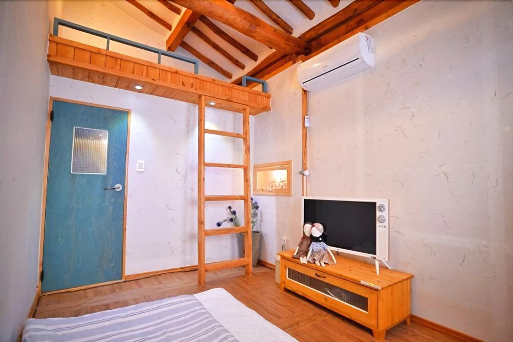 Jeonju Hanok Village San Arae Pension