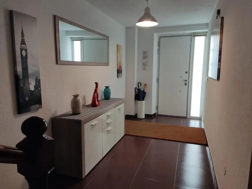 Preciosa Casa De 4 Habitaciones En Pleno Corazón Del Camino De Santiago!