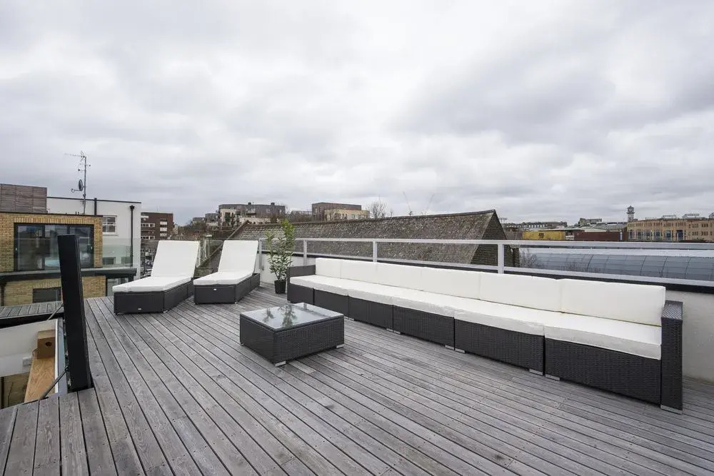 Bi-Level 2BR in King's Cross by Sonder