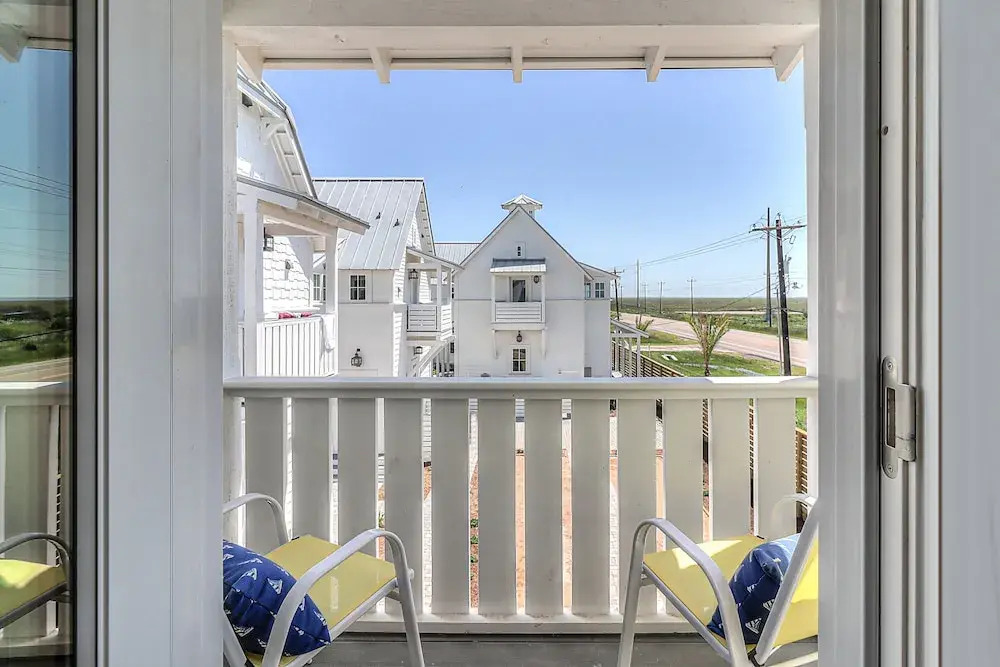 The Coastal Cottage 210esc-b