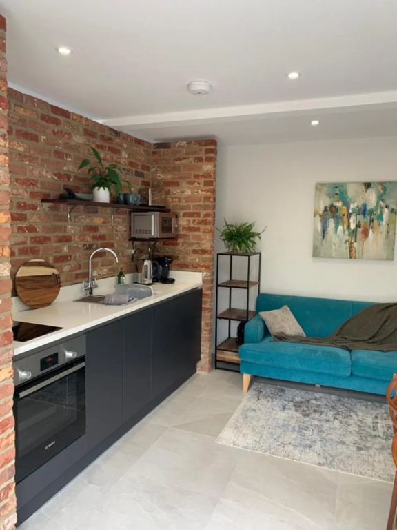 The Burrow at Tankerton (Adults Only)