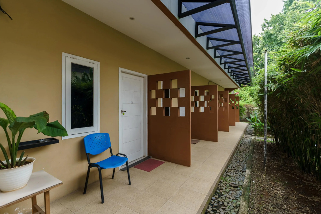 RedDoorz near RS Mitra Keluarga Depok