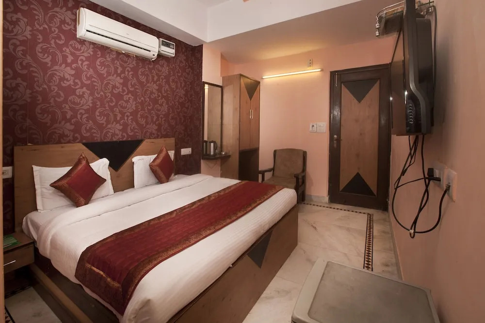 OYO 337 Hotel Anand