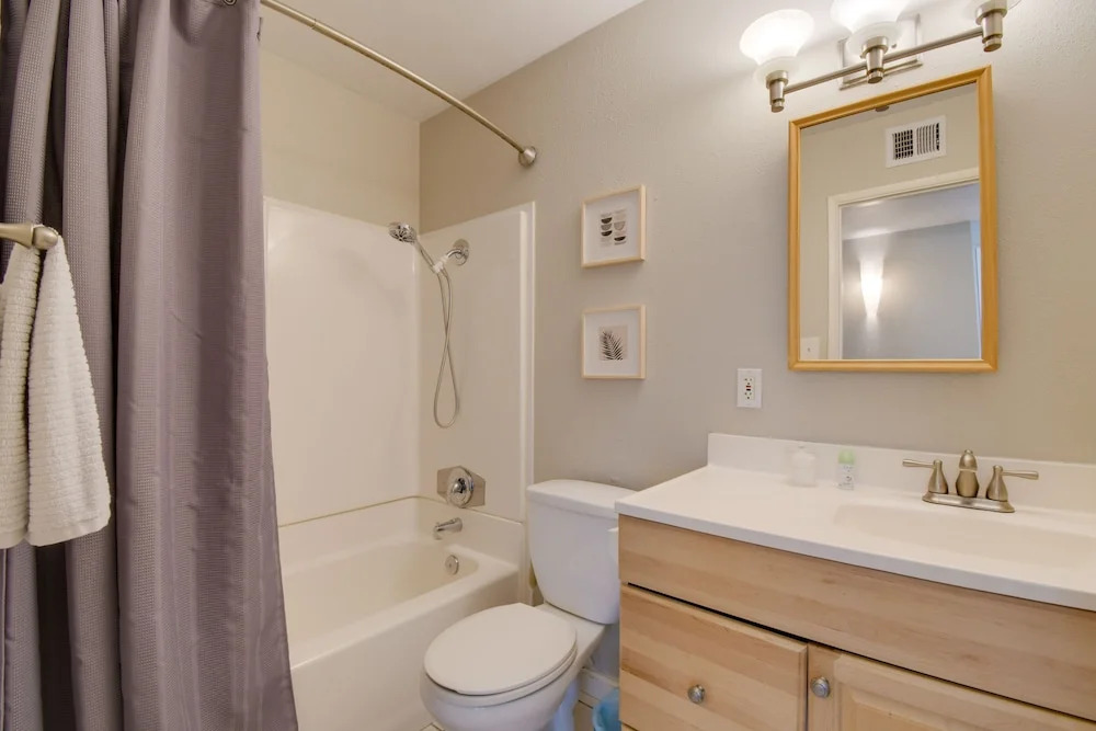 Tempe Home w/ Hot Tub Next to Papago Park