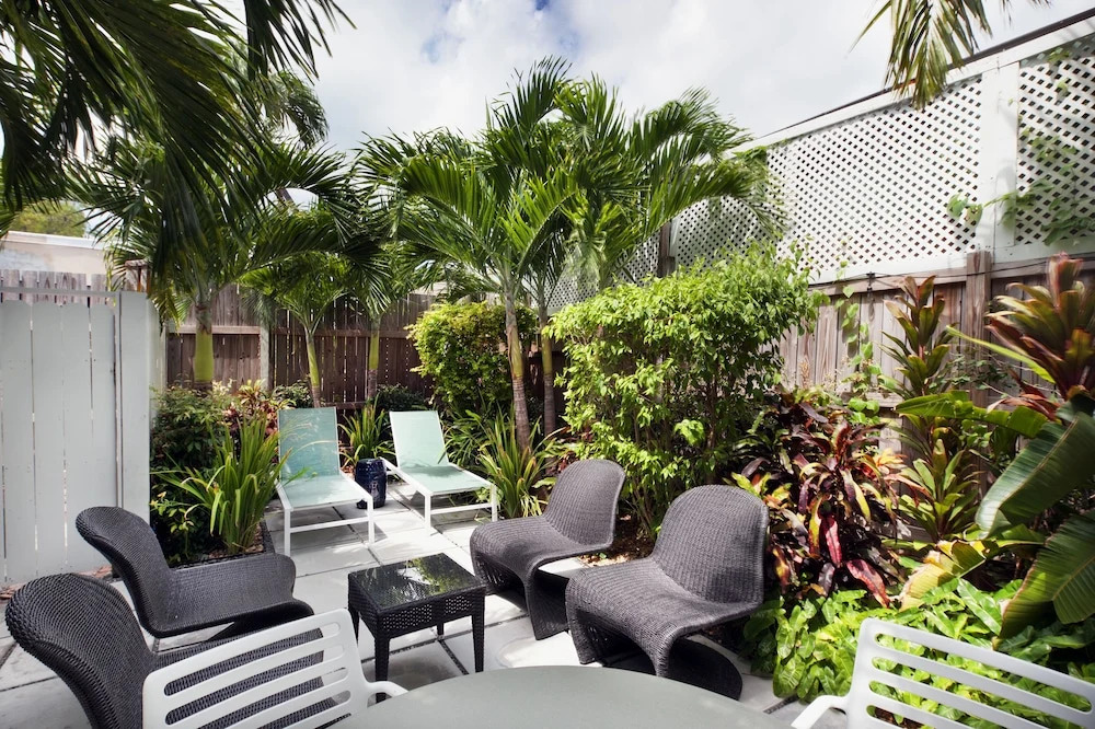 Coco Plum Inn