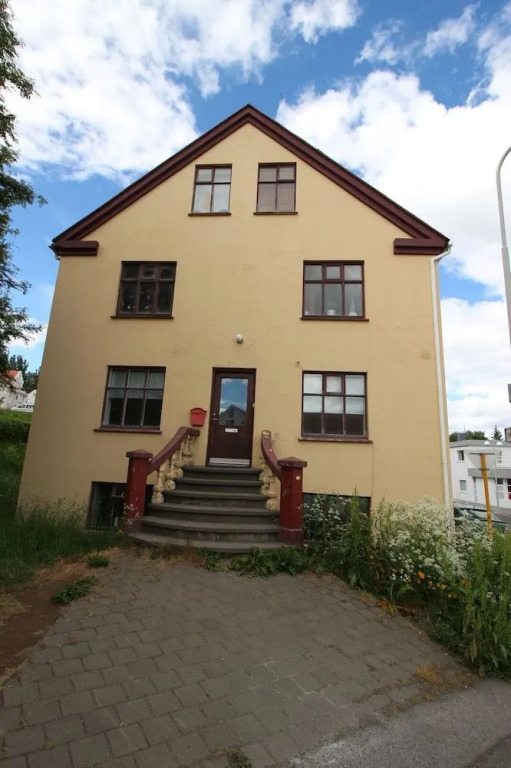 Steinaskjól Guesthouse
