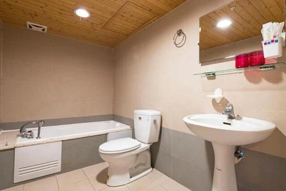 SHAKA Apartment