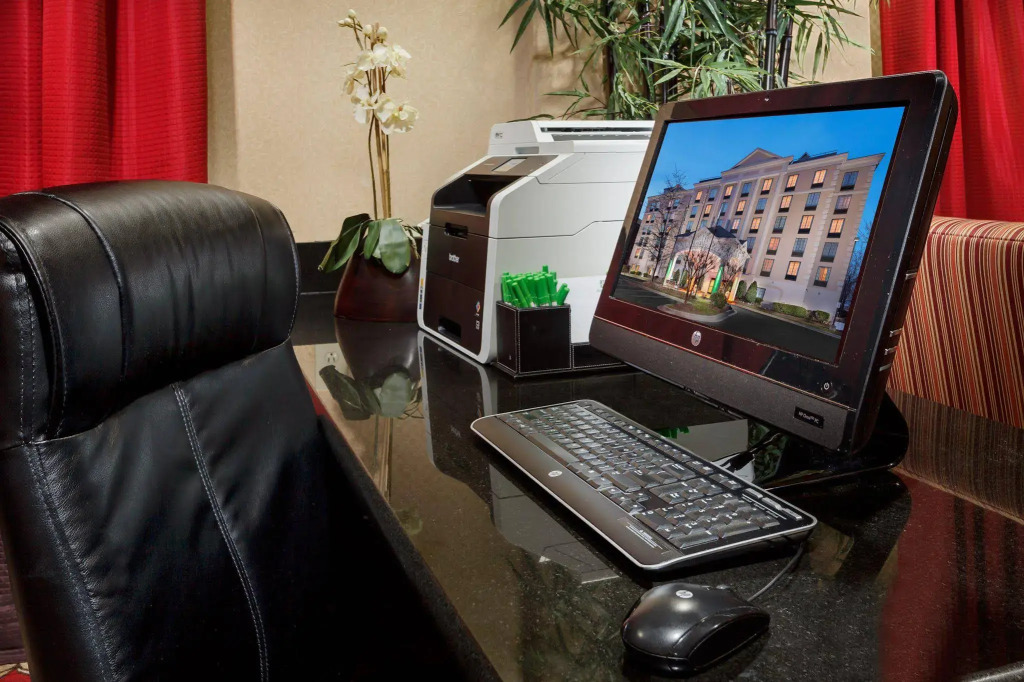 Holiday Inn & Suites Raleigh Cary by IHG