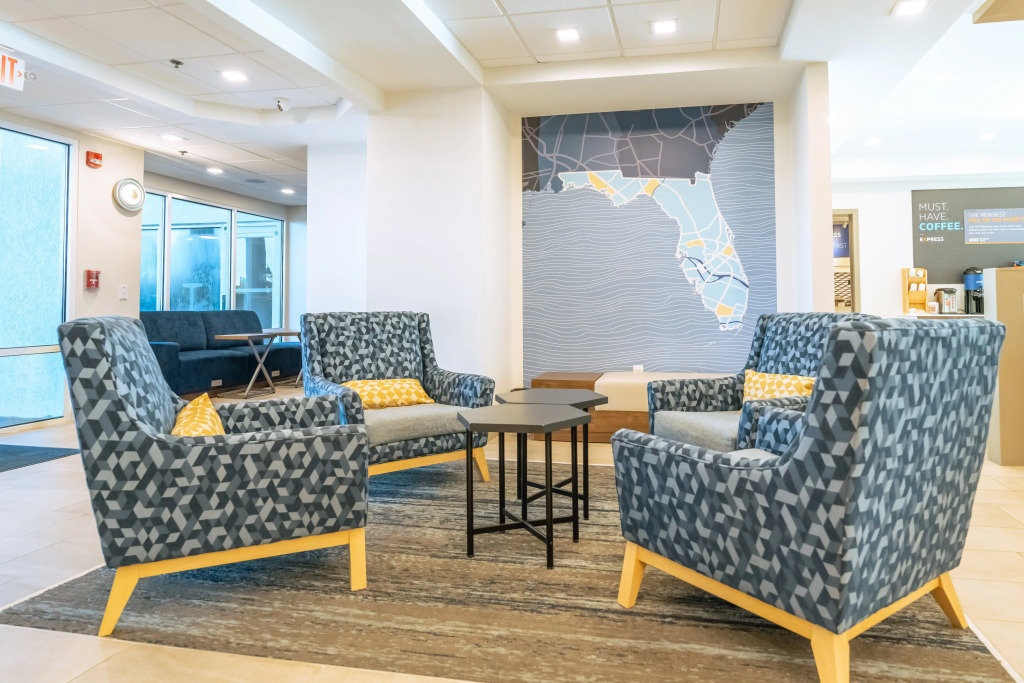 Holiday Inn Express Hotel & Suites Cocoa Beach by IHG