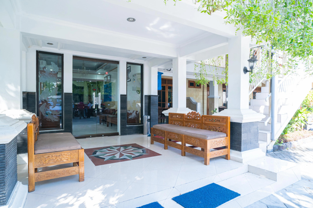 RedDoorz Plus Syariah @ Jalan Dokter Wahidin Bojonegoro