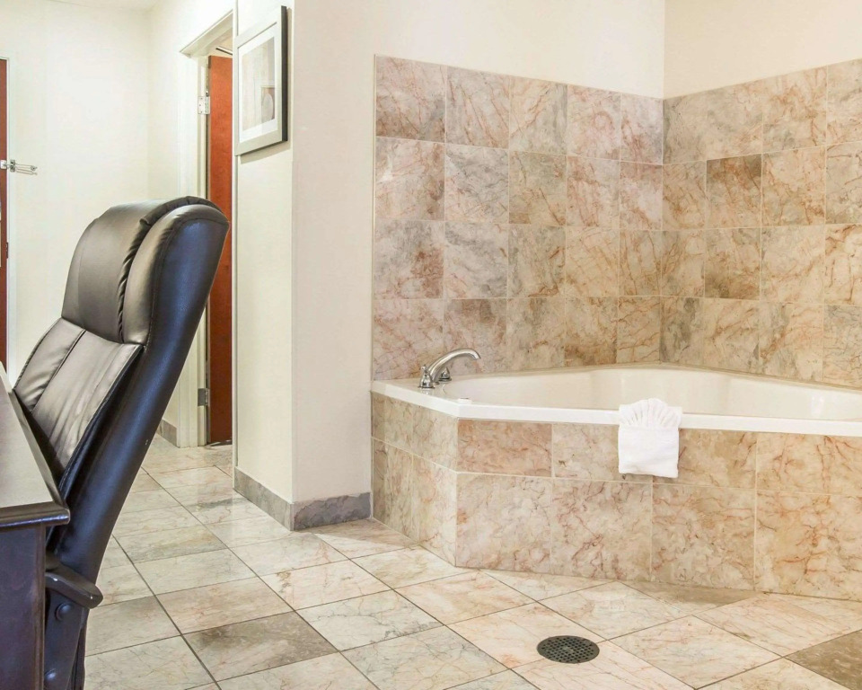 Comfort Suites Atlanta Airport