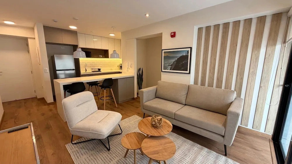 w Amazing and Cozy 2BR w Balcony in Miraflores