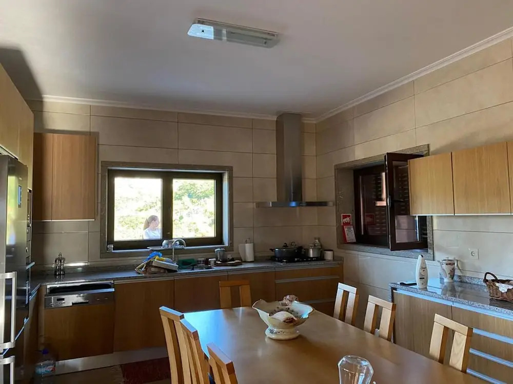 3 Bed House - Sleeps 6 - Parking - Wifi