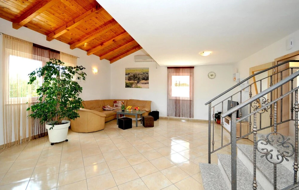 Beautiful Holiday Home "Villa Luka"