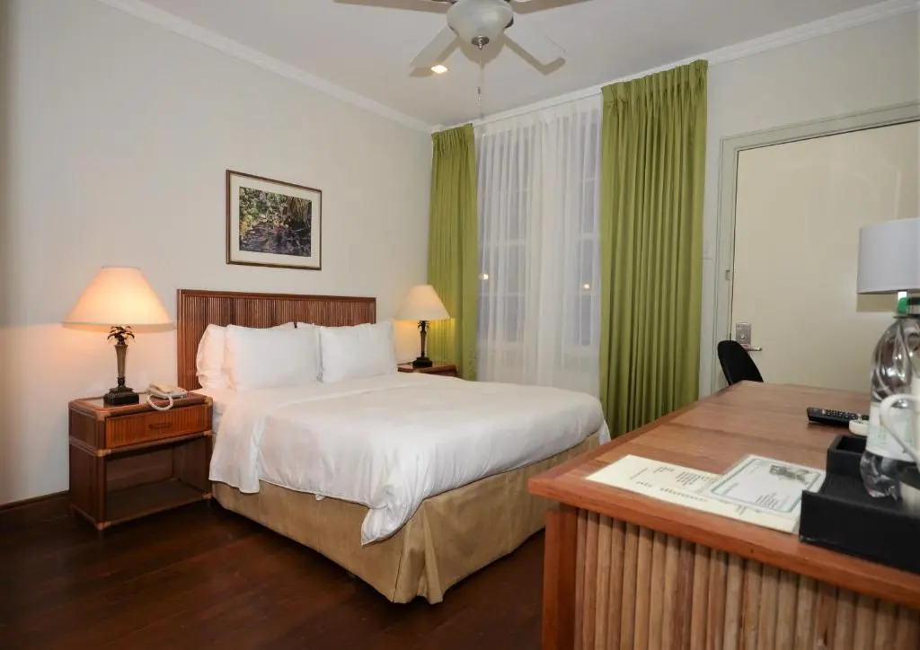 Cara Lodge Hotel