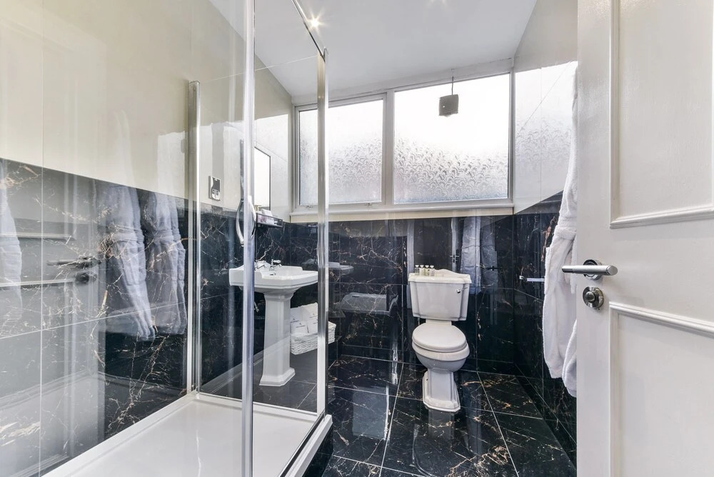 Avari Apartments - Hatton Collection