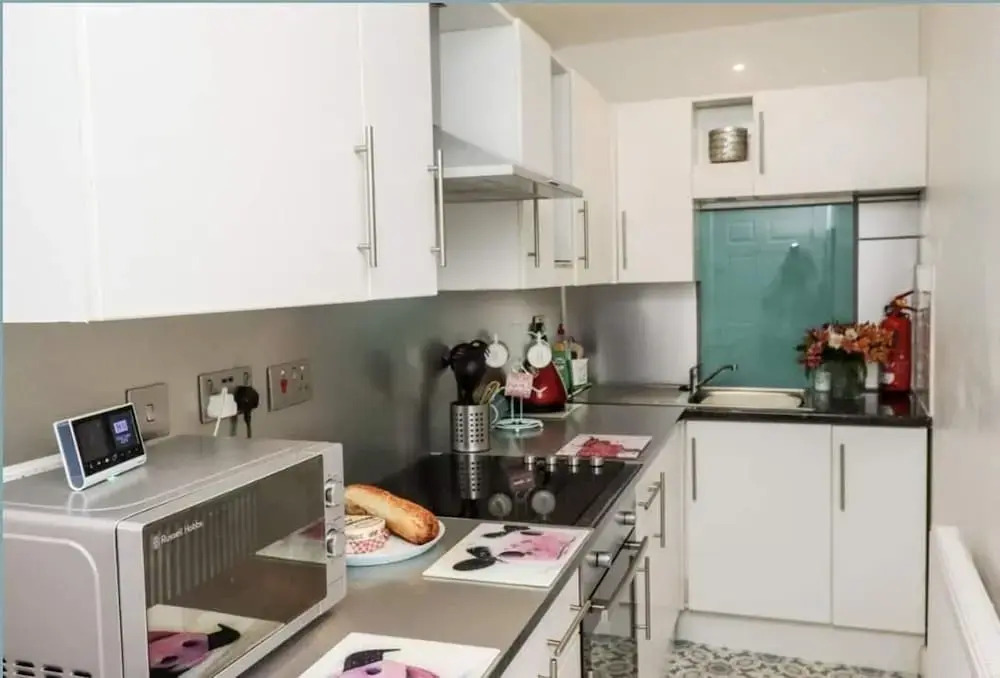 1 Bed Studio Sleeps 4 - Seaside, Dog Friendly