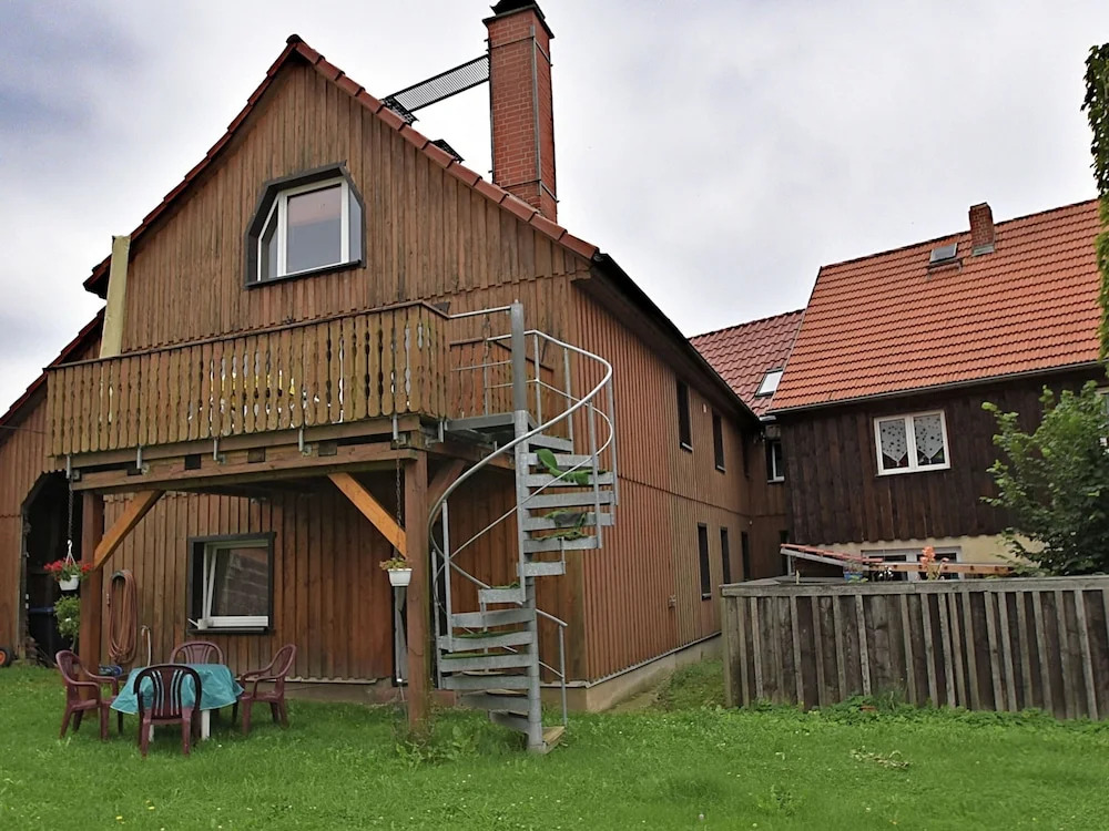 Lovely First Floor Apartment on the Edge of Bode
