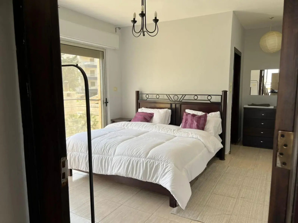 Lovely 2 bedroom nice view and a quiet area
