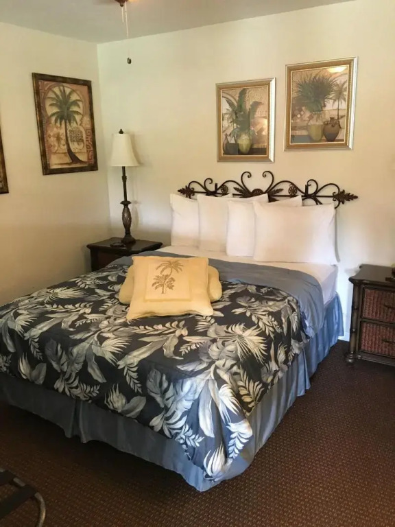 Davis House Inn