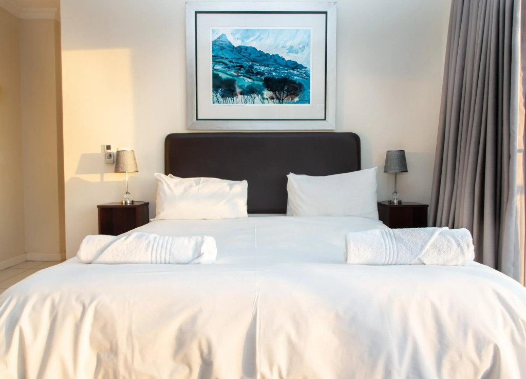 Spectacular Beachfront Apartment 3 Bedroom C101 Sea Spray