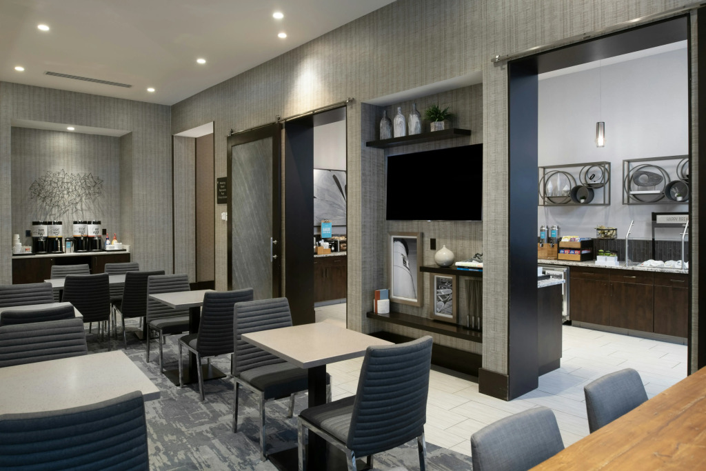 Hampton Inn & Suites Portsmouth Downtown