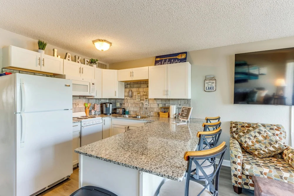 Pool Access & Lake View: Osage Beach Condo!
