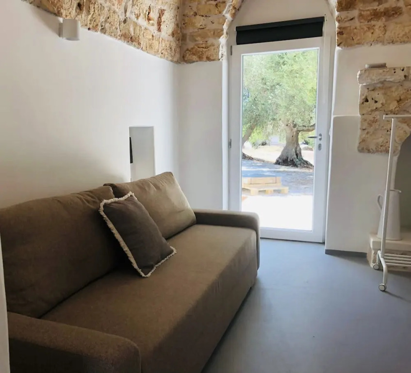 Impeccable 3-bed Villa in Contrada Sessana Grande