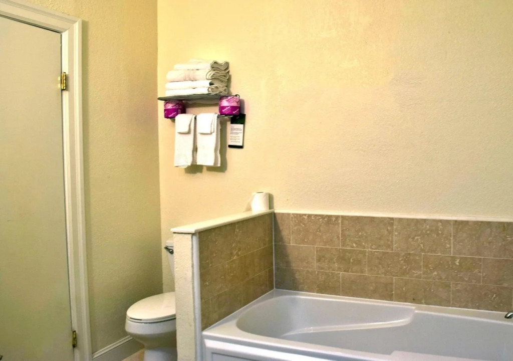 Americas Best Value Inn & Suites - SoMa