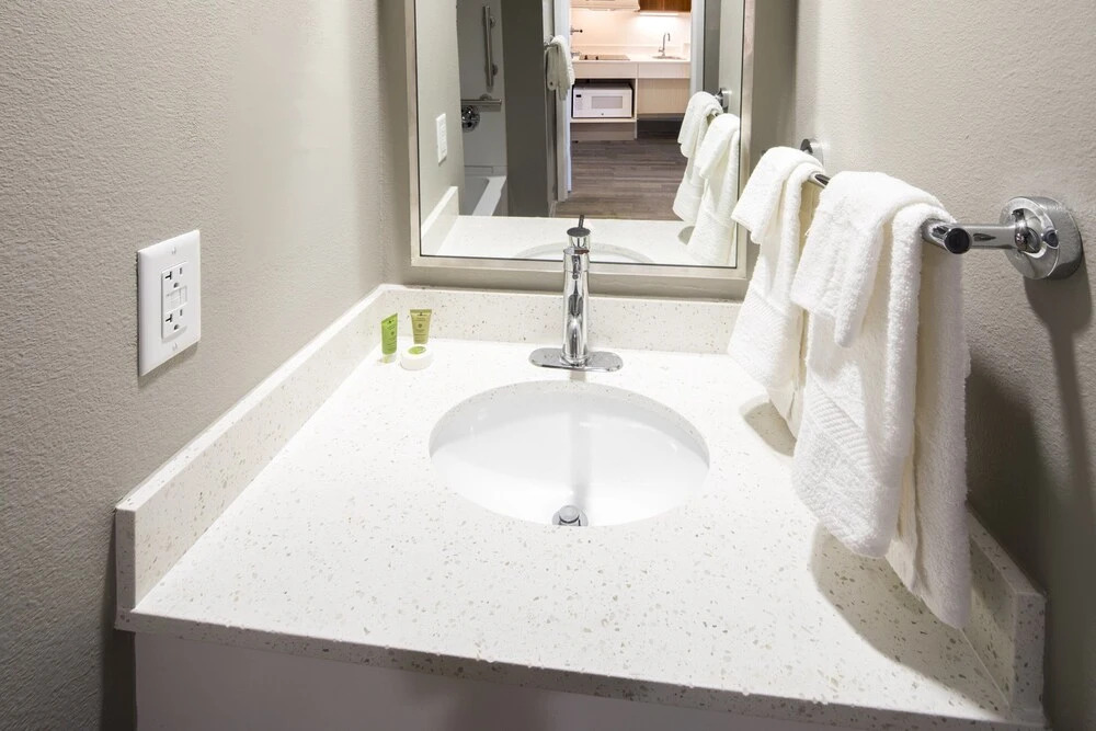 Uptown Suites Extended Stay Tampa FL - Riverview