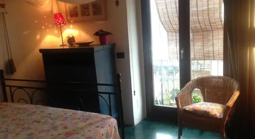 Mole'N Room