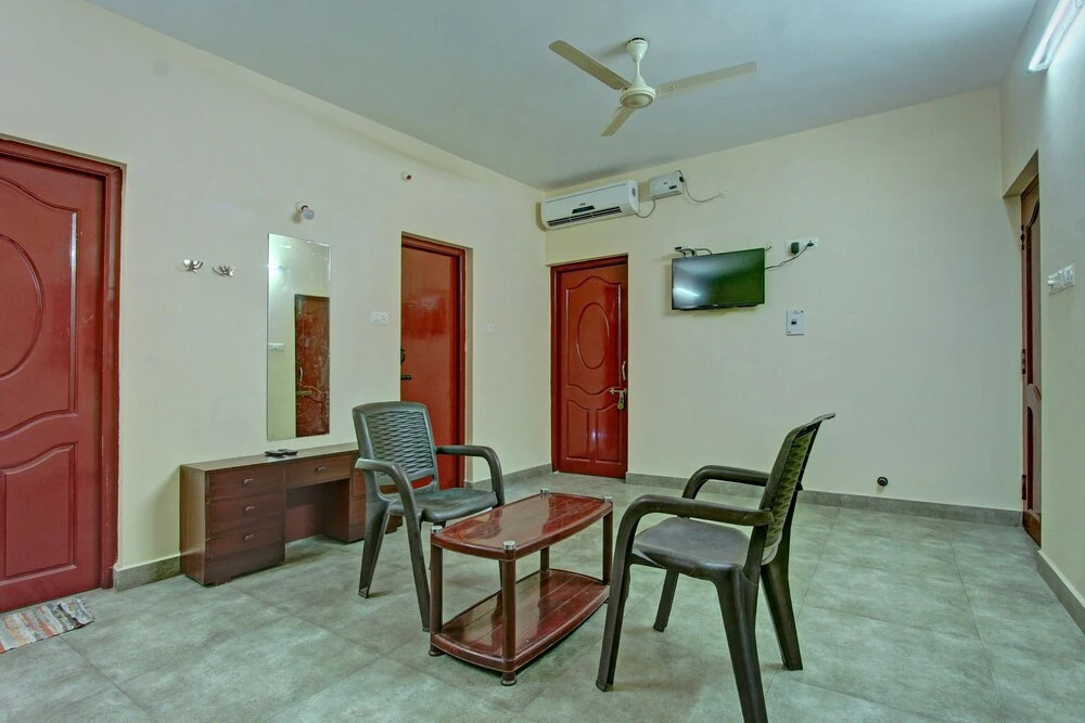 Oyo 27946 Sandhanam As Abode