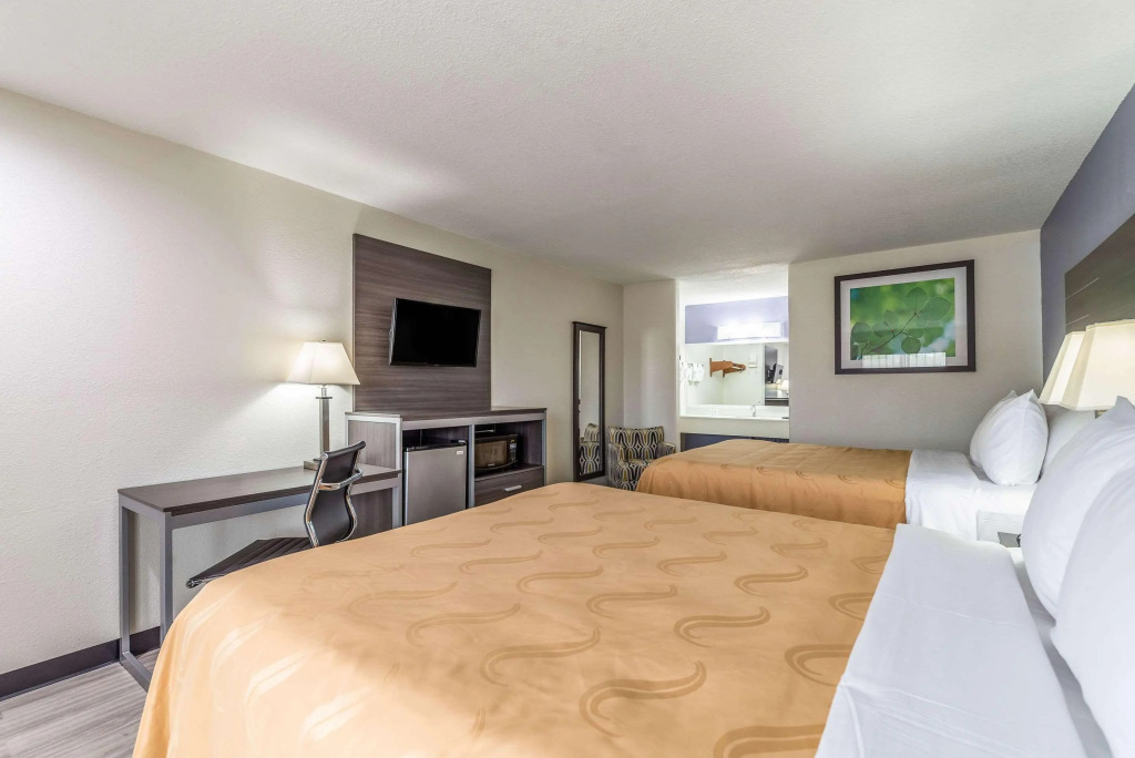 Quality Inn & Suites Canton