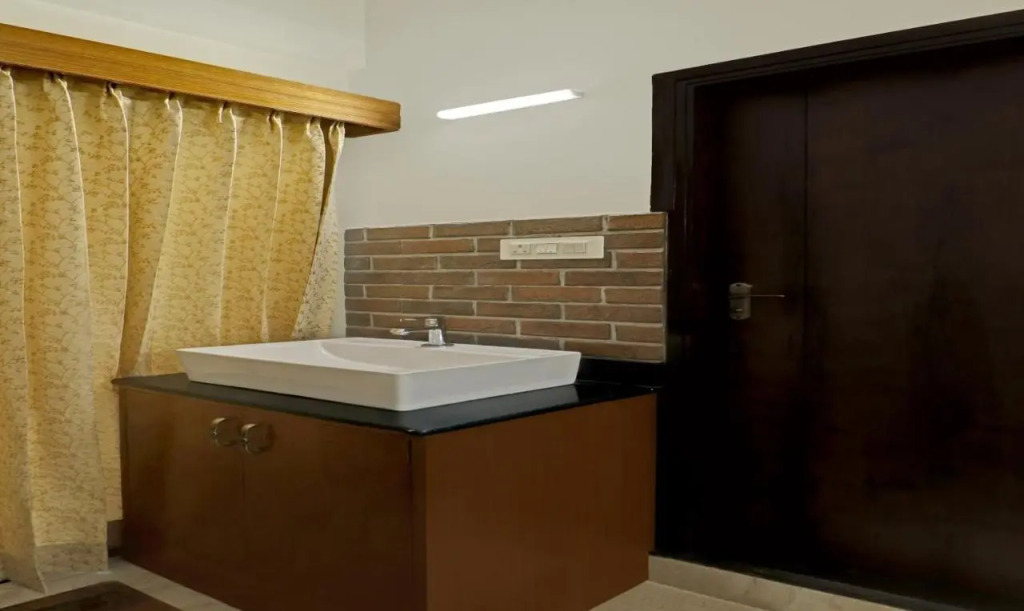 Treebo Celebrity Hotels And Suites
