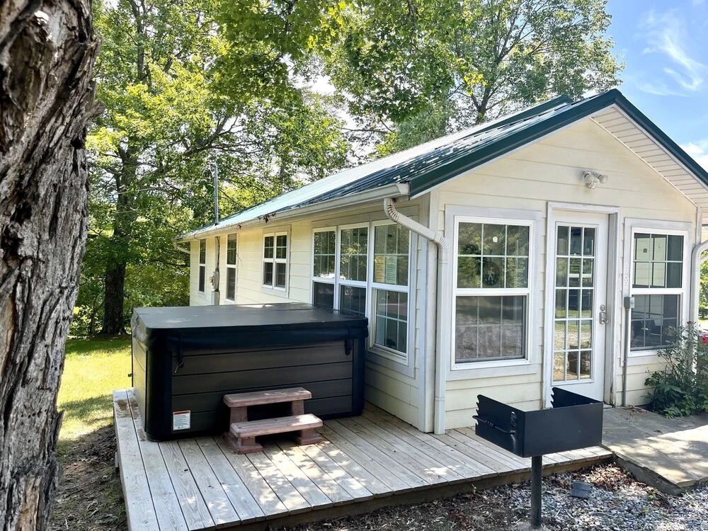 A Mountain Cottage 2 Bedroom Cabin by RedAwning