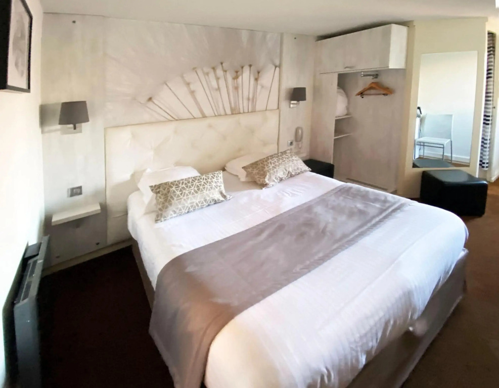 Logis - Hôtel & Restaurant des Lacs Paris Sud