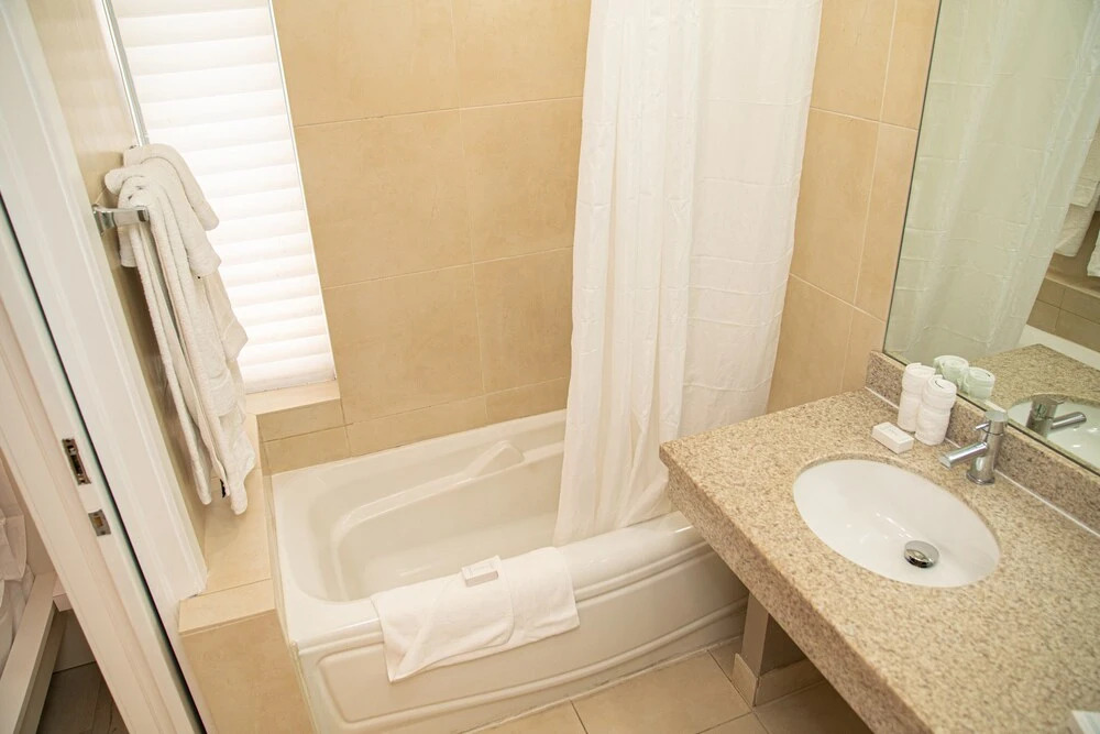 Allure Suites