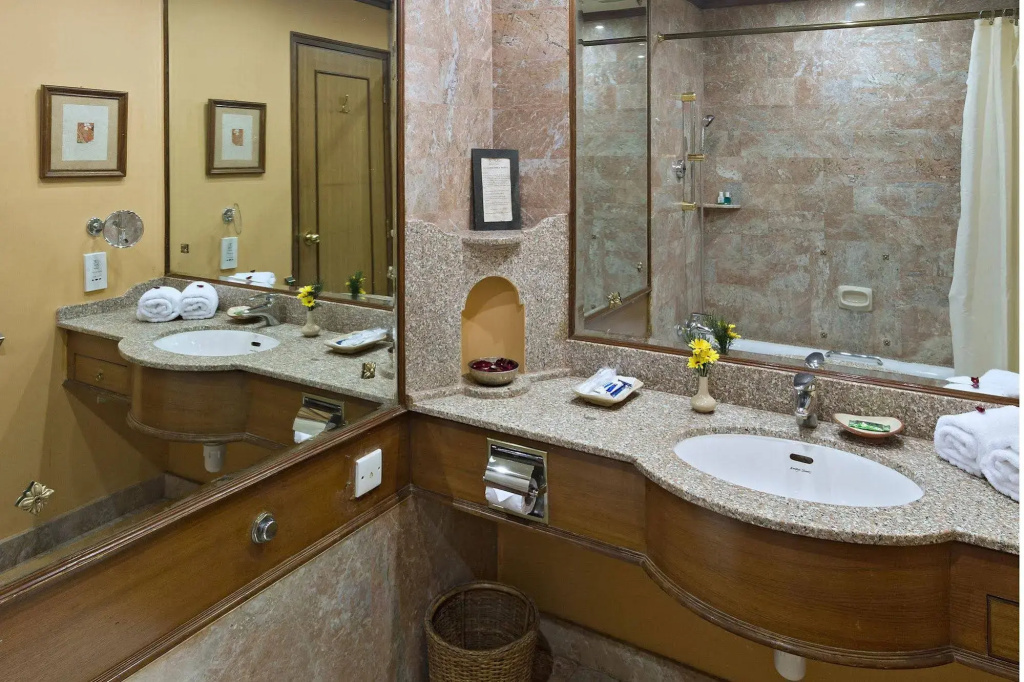 Bar Peepal Resort