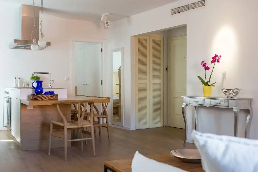 Hedera Estate, Hedera A6 - Breakfast Included
