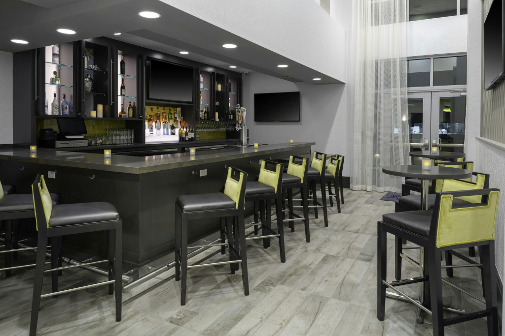 Hampton Inn & Suites Irvine/Orange County Airport
