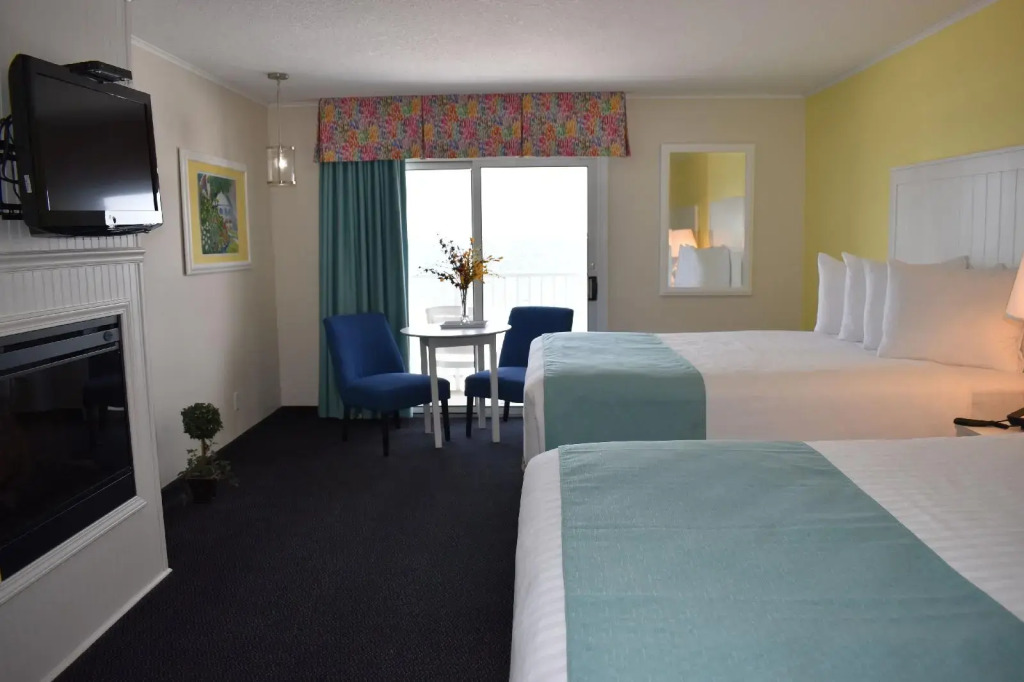 Breakers Resort & Beach Bar