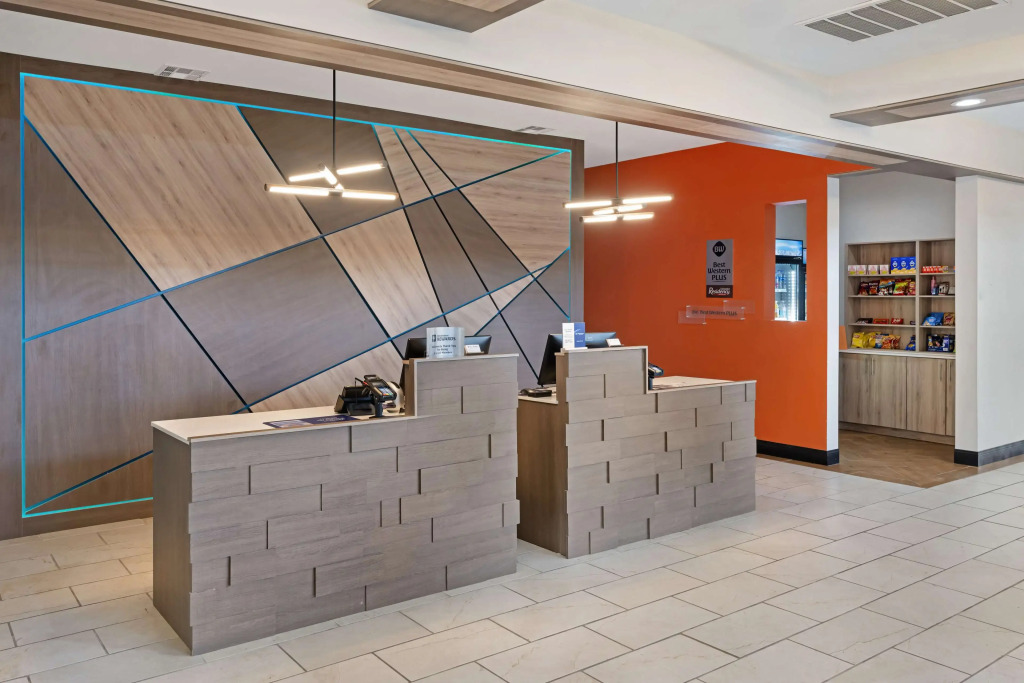 Best Western Plus Executive Residency Carlsbad Hotel