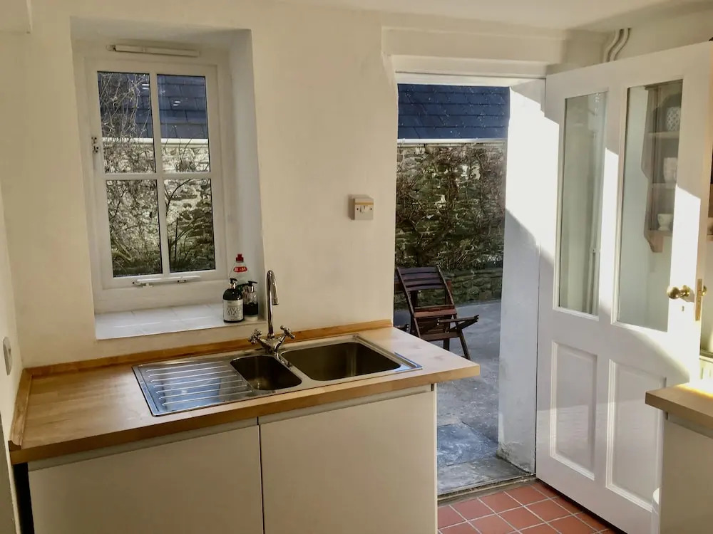 Simple Luxury in Brecon Beacons Village House