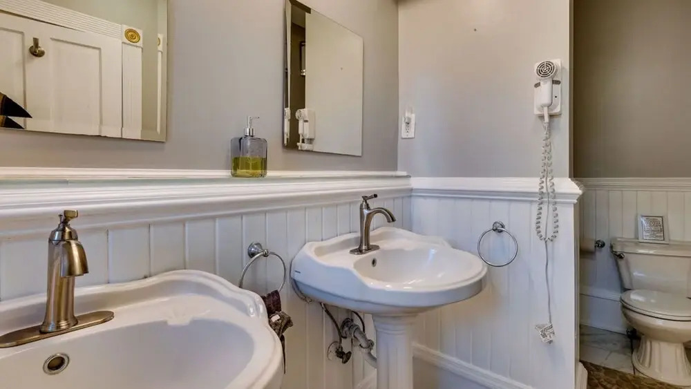 Elegant 2BR on Forsyth Park