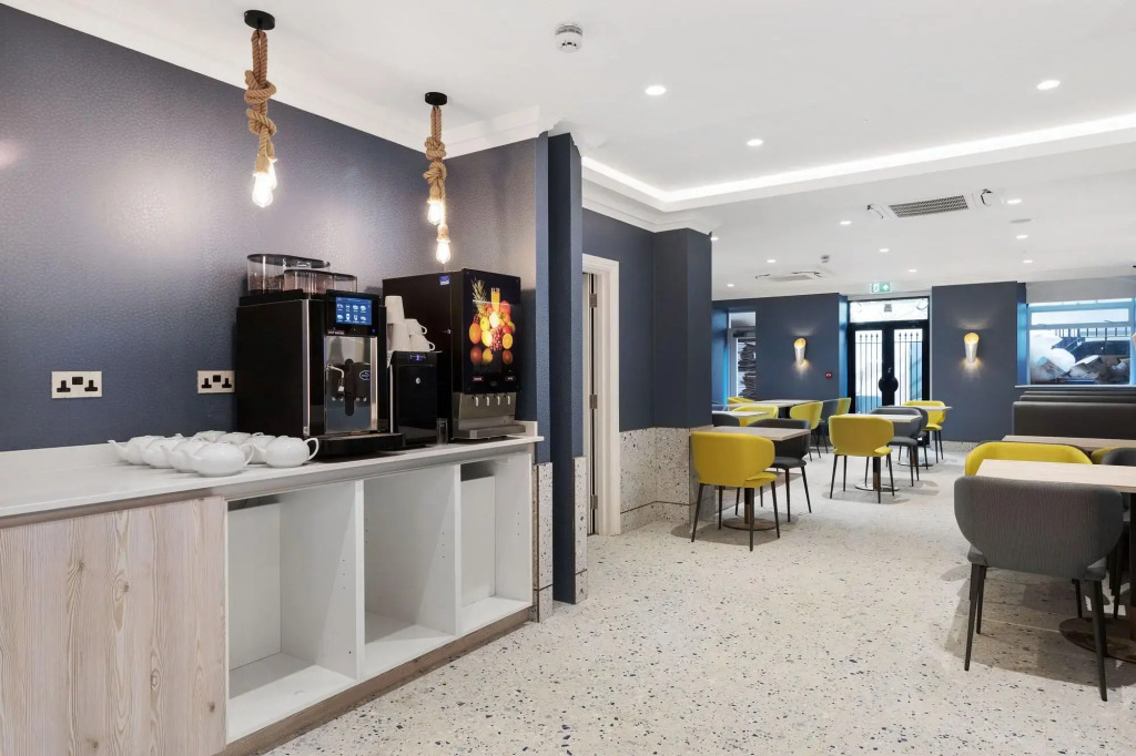 Commodore Hotel