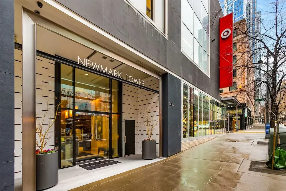 Newmark Bayview Luxury Suite