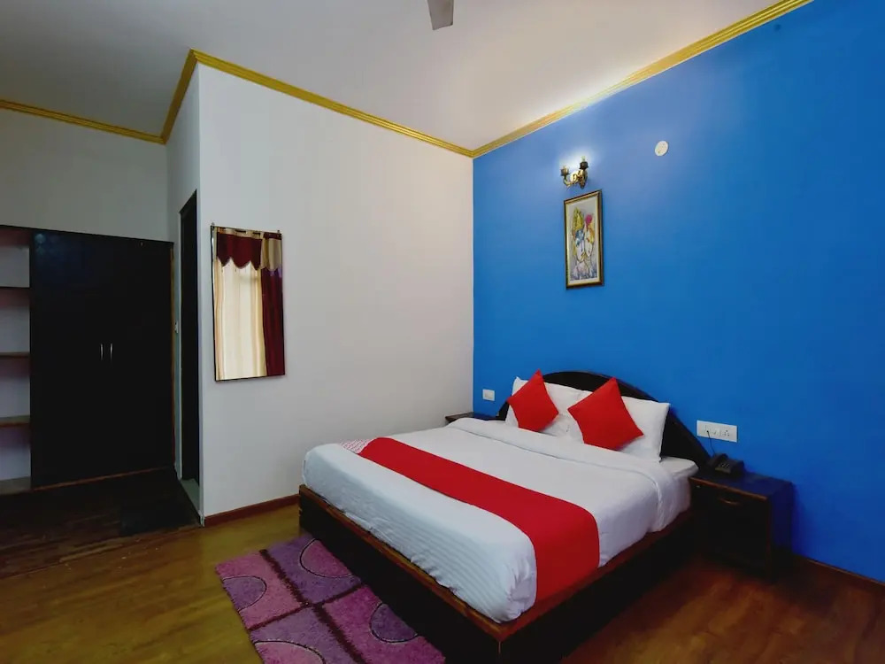 OYO 18411 Hotel Aarya