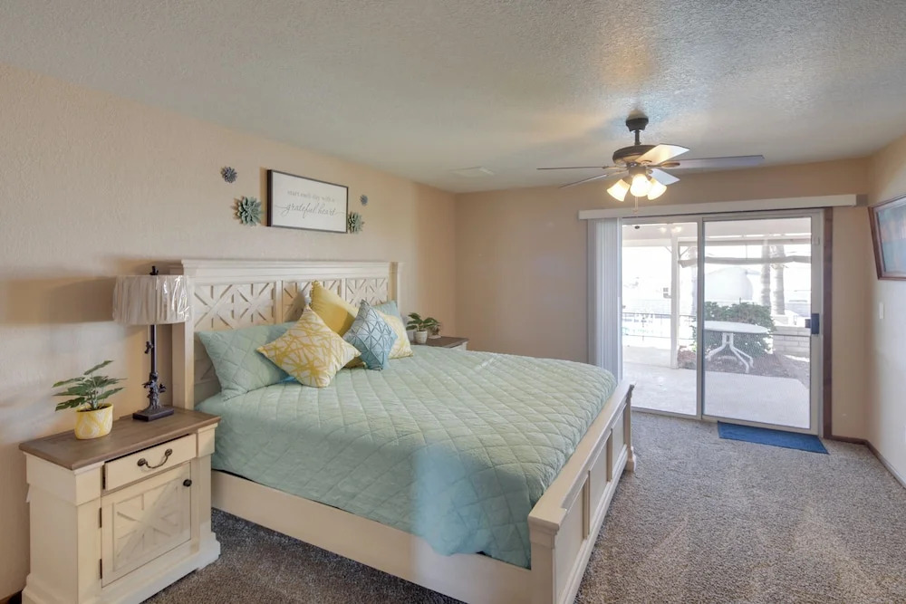 2 Mi to Lake Havasu: Private Oasis w/ Pool & Views