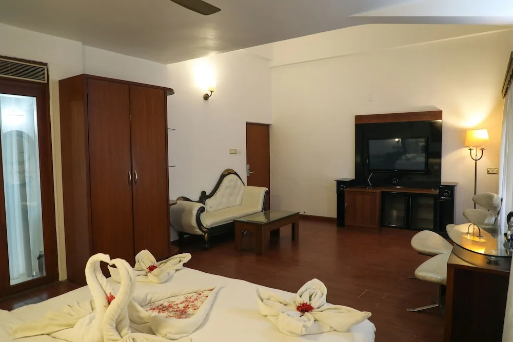 White Pearl Suites
